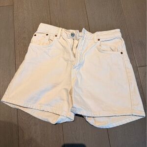 Zara jean shorts in cream, size 8